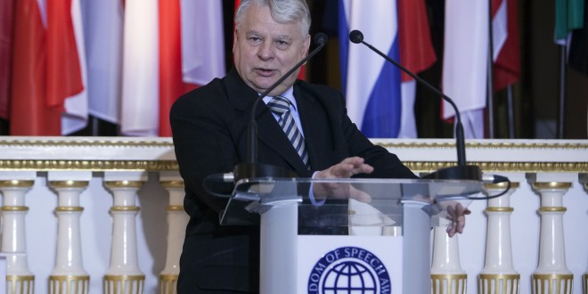 IAPC Freedom of Speech Award 2014 to Alexey Simonov – 07