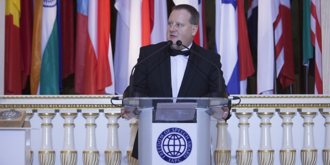 IAPC-Freedom-of-Speech-Award-2014-to-Alexey-Simonov-19