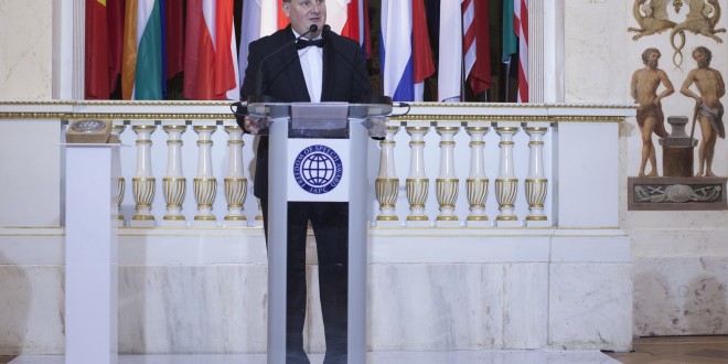IAPC-Freedom-of-Speech-Award-2014-to-Alexey-Simonov-20